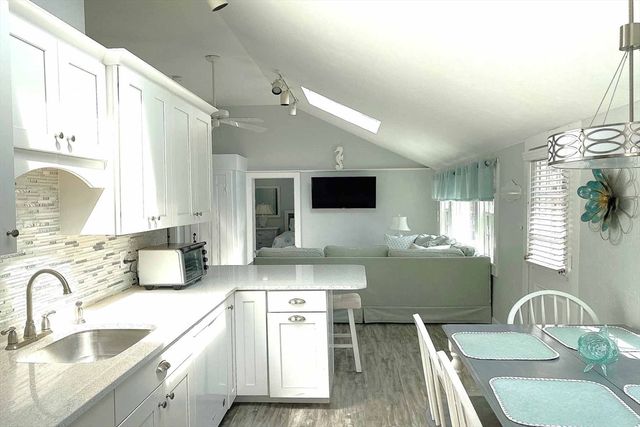 10 Wharf Ave, Mashpee, MA 02649