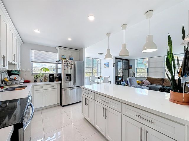 2751 Taft Street 304, Hollywood, FL 33020
