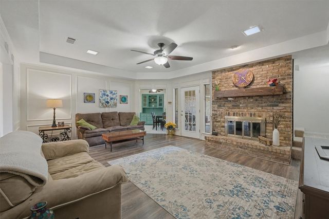 4105 Woodcastle Court, Arlington, TX 76016