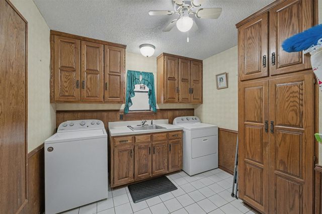 4105 Woodcastle Court, Arlington, TX 76016