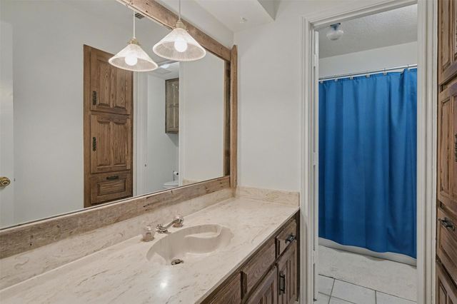 4105 Woodcastle Court, Arlington, TX 76016