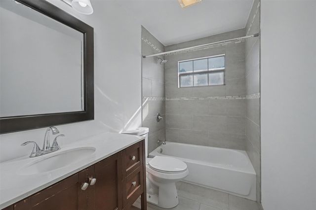 4105 Woodcastle Court, Arlington, TX 76016