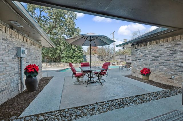 4105 Woodcastle Court, Arlington, TX 76016