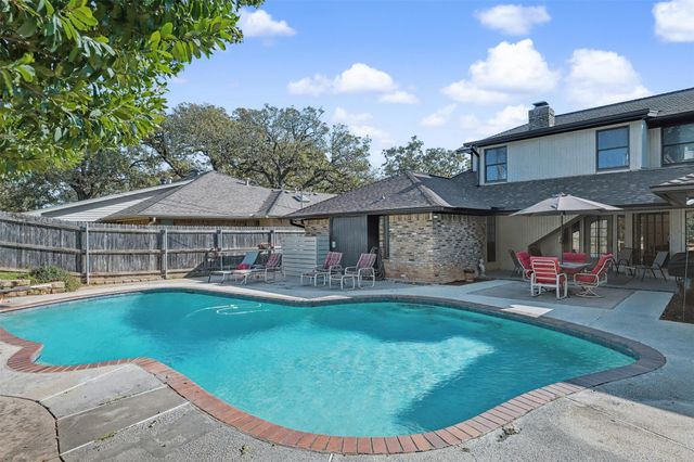 4105 Woodcastle Court, Arlington, TX 76016