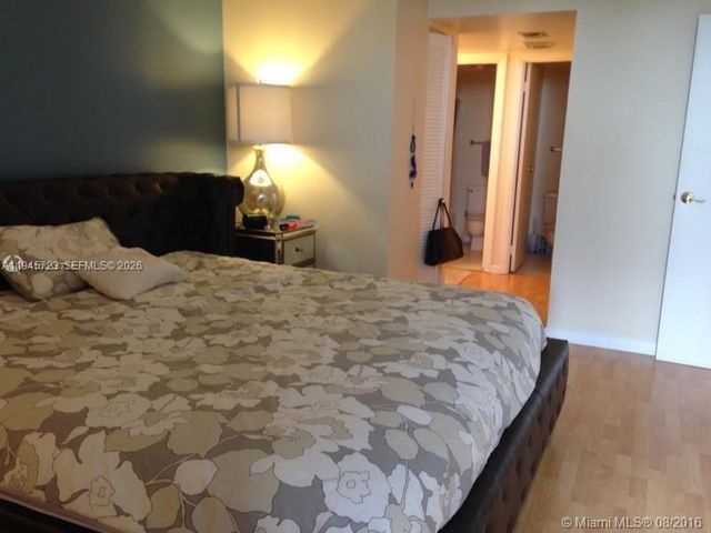 20379 W Country Club Drive 1737, Aventura, FL 33180