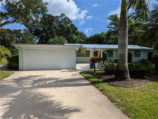 2410 54th Avenue, Vero Beach, FL 32966
