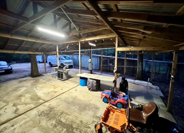 655 Piney Point Drive, Milam, TX 75959