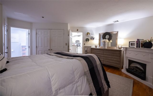 2 School Street 223, Lincoln, RI 02865