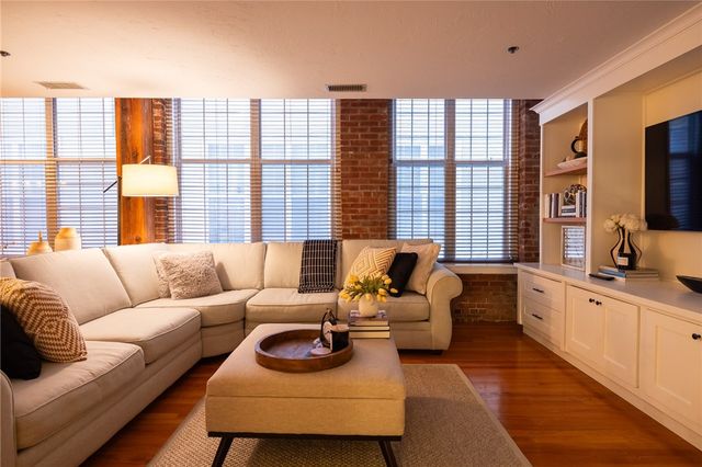 2 School Street 223, Lincoln, RI 02865