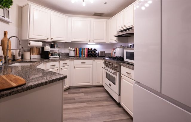 2 School Street 223, Lincoln, RI 02865