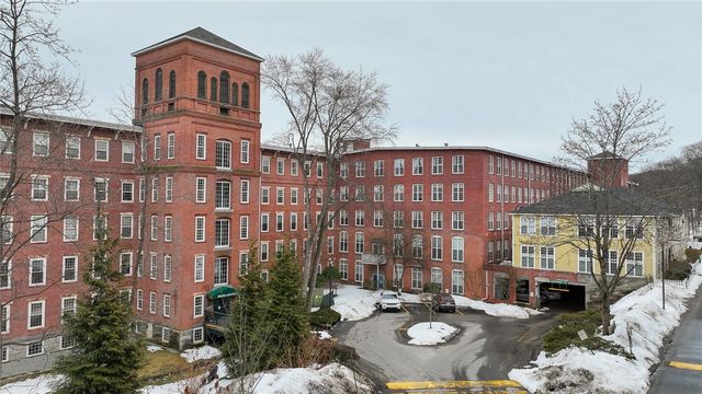 2 School Street 223, Lincoln, RI 02865