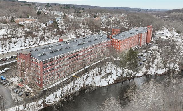 2 School Street 223, Lincoln, RI 02865