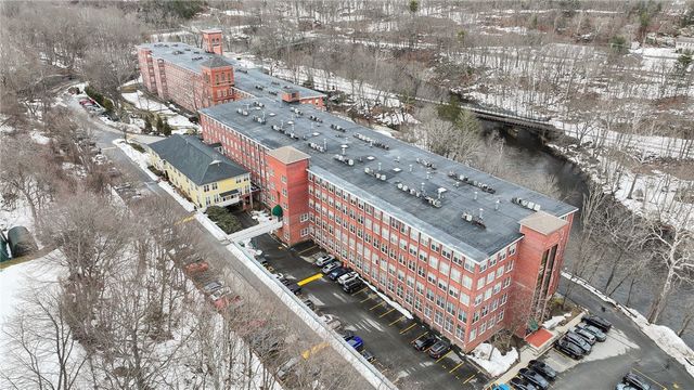 2 School Street 223, Lincoln, RI 02865