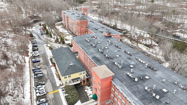 2 School Street 223, Lincoln, RI 02865