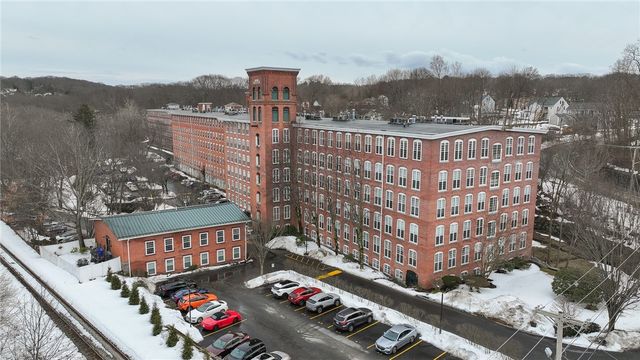 2 School Street 223, Lincoln, RI 02865