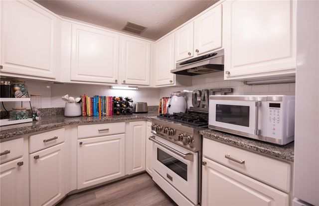 2 School Street 223, Lincoln, RI 02865