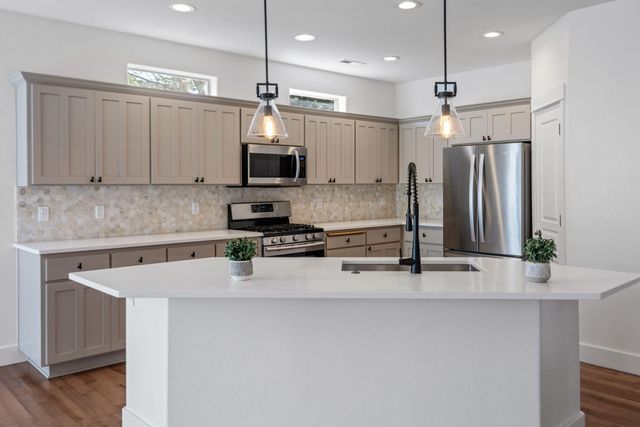 505 NW Flagline Drive, Bend, OR 97703