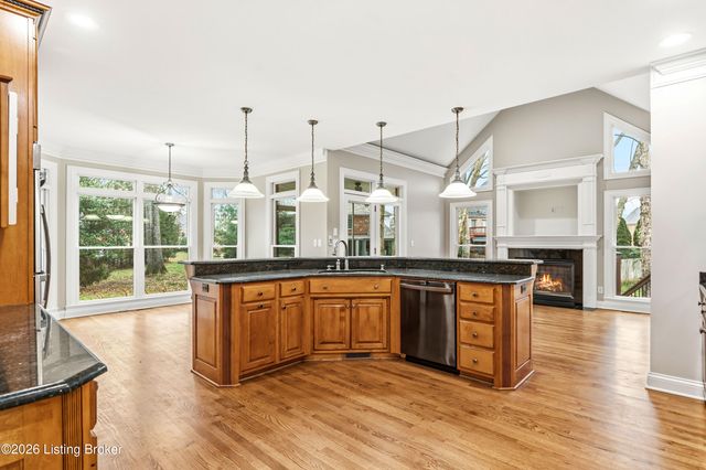 7502 Wycliffe Ct, Prospect, KY 40059