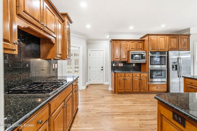 7502 Wycliffe Ct, Prospect, KY 40059