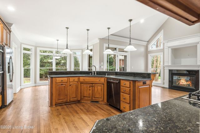 7502 Wycliffe Ct, Prospect, KY 40059