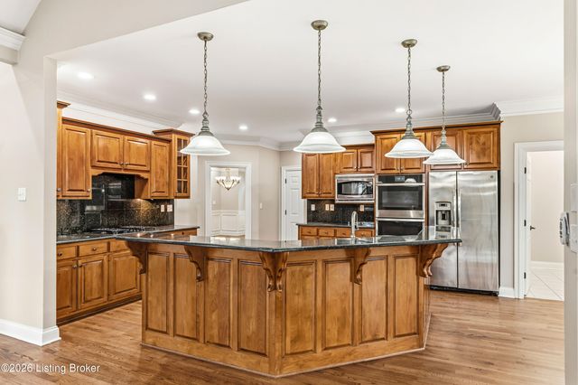 7502 Wycliffe Ct, Prospect, KY 40059