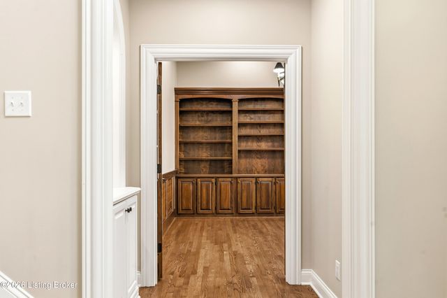 7502 Wycliffe Ct, Prospect, KY 40059