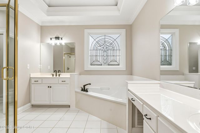 7502 Wycliffe Ct, Prospect, KY 40059