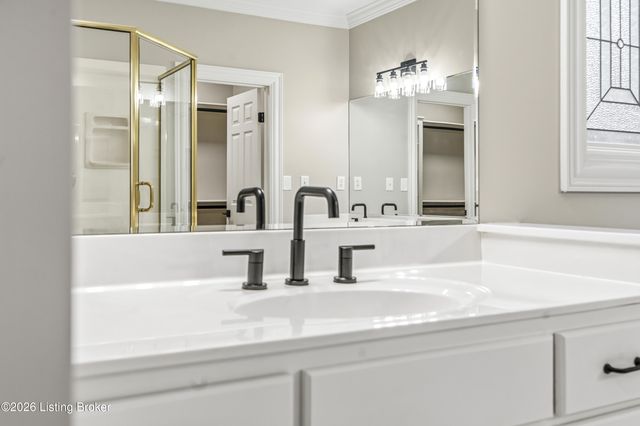 7502 Wycliffe Ct, Prospect, KY 40059