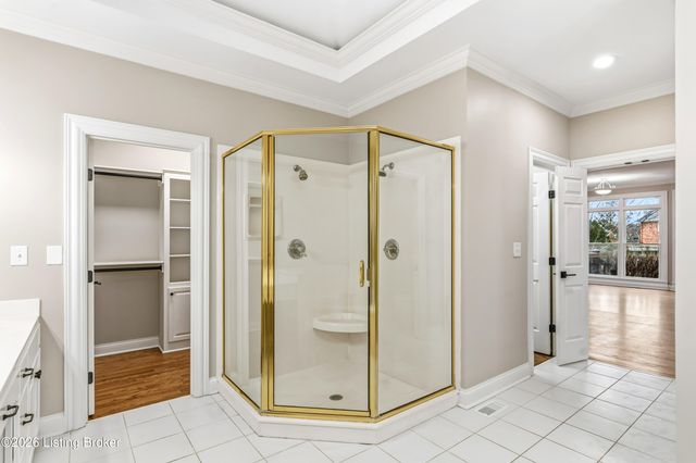 7502 Wycliffe Ct, Prospect, KY 40059