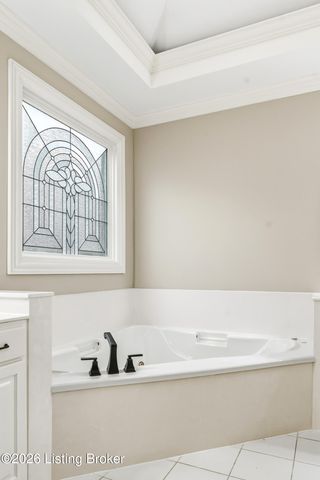 7502 Wycliffe Ct, Prospect, KY 40059