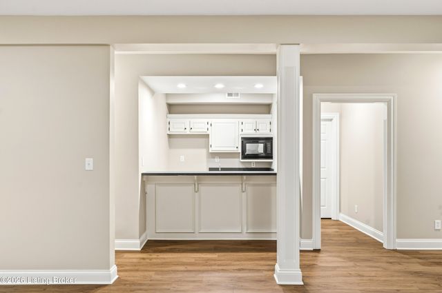 7502 Wycliffe Ct, Prospect, KY 40059