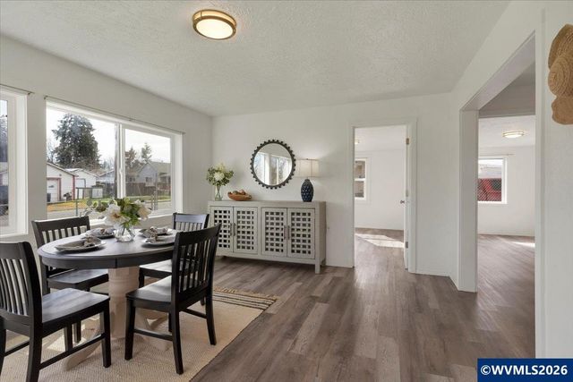 809 SW Ash St, Dallas, OR 97338