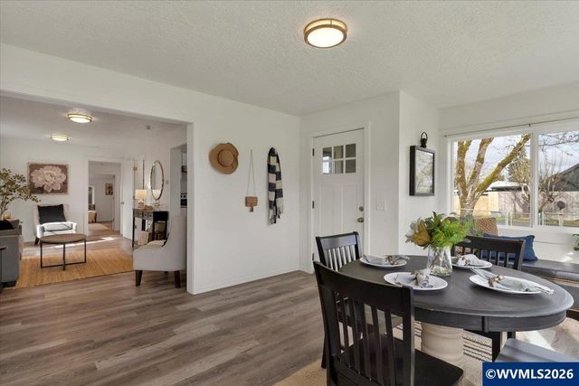 809 SW Ash St, Dallas, OR 97338