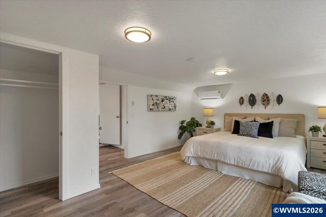 809 SW Ash St, Dallas, OR 97338