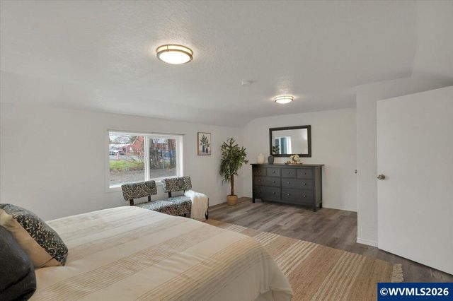 809 SW Ash St, Dallas, OR 97338