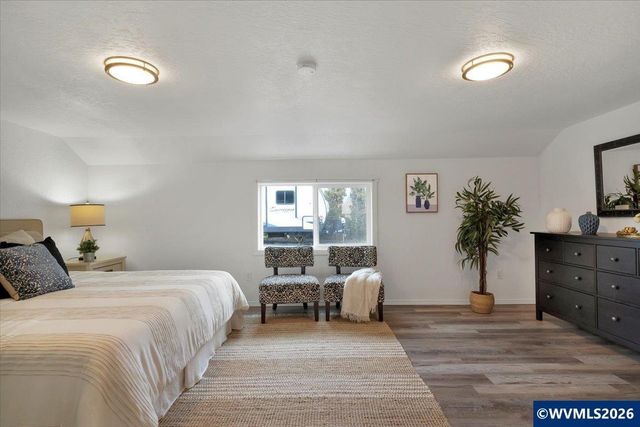 809 SW Ash St, Dallas, OR 97338