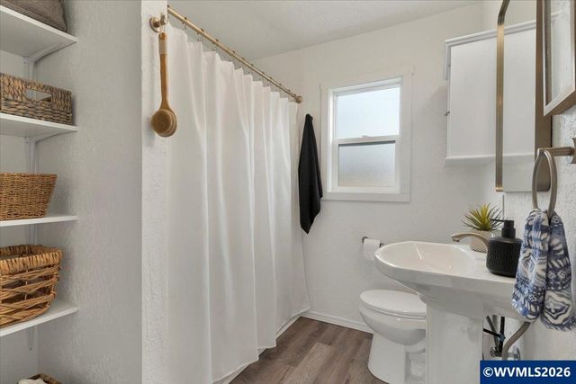 809 SW Ash St, Dallas, OR 97338