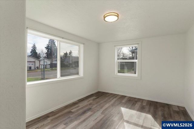 809 SW Ash St, Dallas, OR 97338