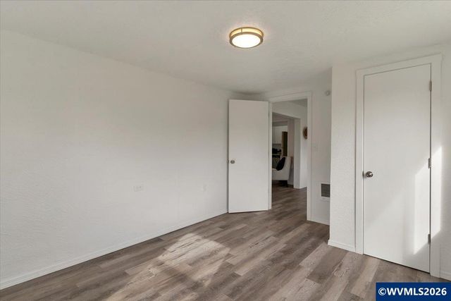 809 SW Ash St, Dallas, OR 97338