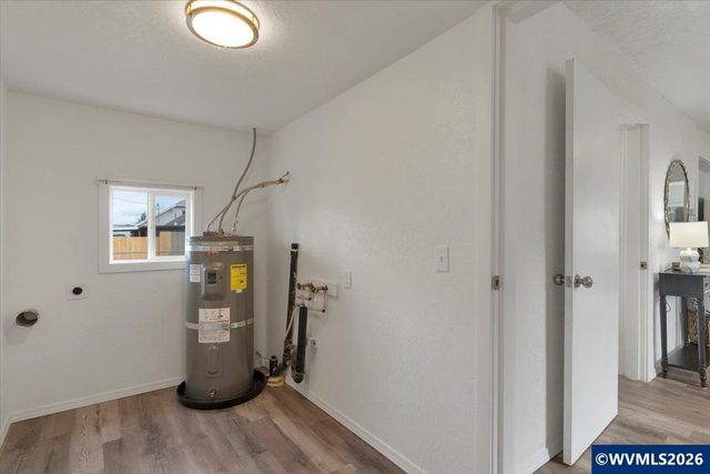 809 SW Ash St, Dallas, OR 97338