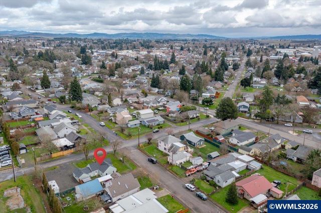 809 SW Ash St, Dallas, OR 97338