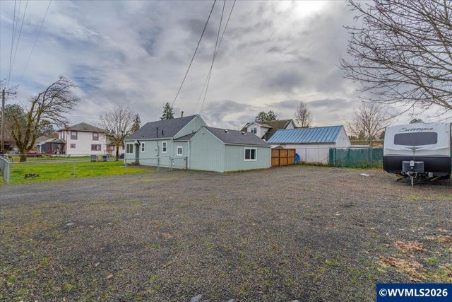 809 SW Ash St, Dallas, OR 97338