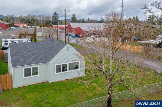 809 SW Ash St, Dallas, OR 97338