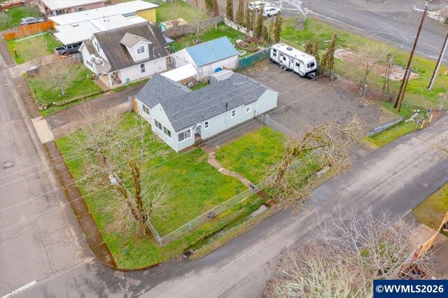 809 SW Ash St, Dallas, OR 97338