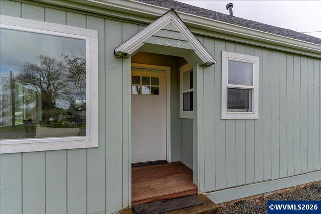 809 SW Ash St, Dallas, OR 97338