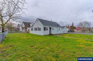 809 SW Ash St, Dallas, OR 97338