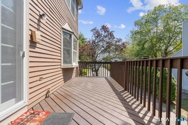 584 Hope Street 7, Stamford, CT 06907