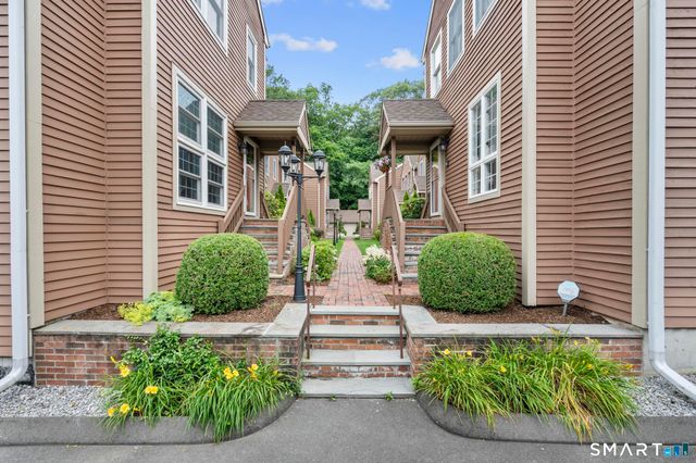 584 Hope Street 7, Stamford, CT 06907