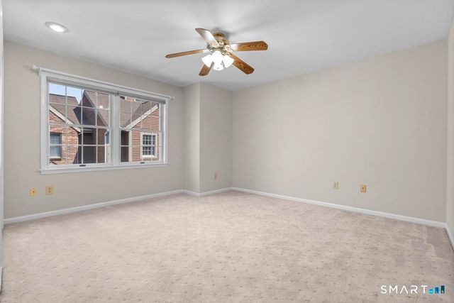 584 Hope Street 7, Stamford, CT 06907
