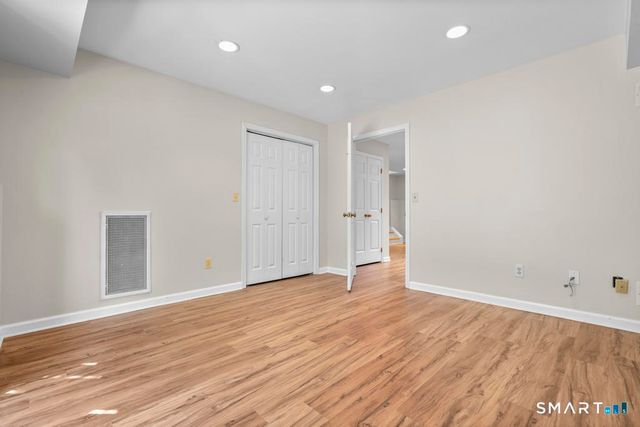 584 Hope Street 7, Stamford, CT 06907